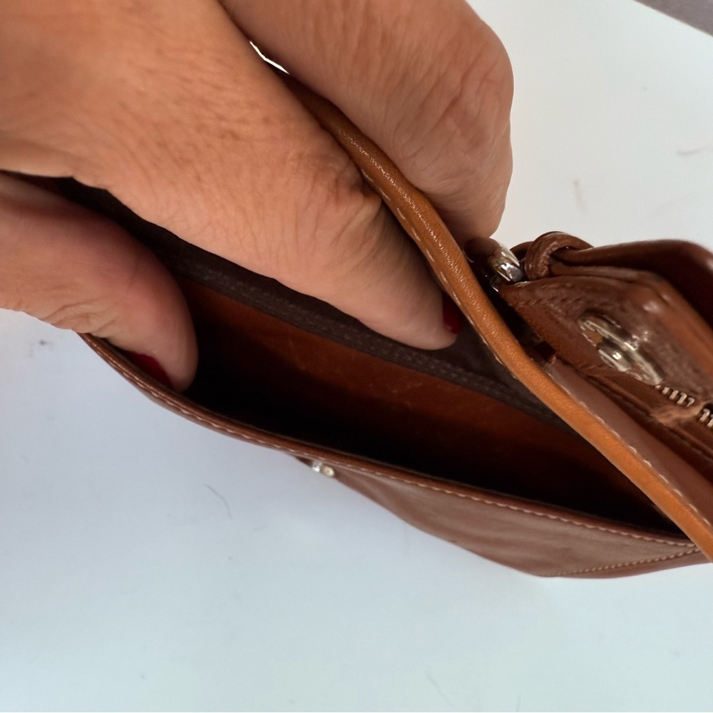 Coach Hampton leather wristlet wallet  British Tan exterior buckle pocket - Picture 5 of 5